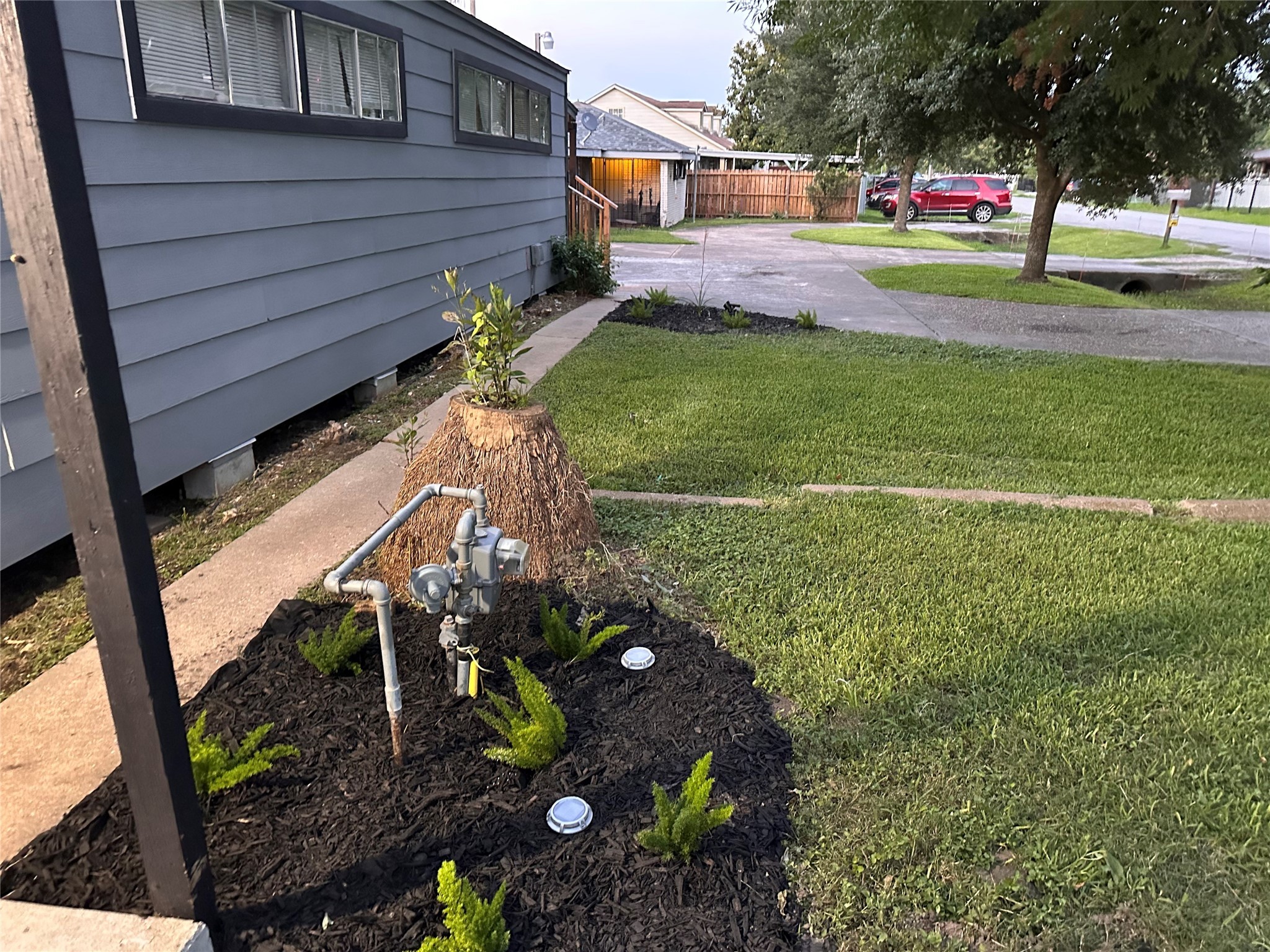 2131 Cromwell Street, Unit D Houston, TX 77093 - Photo 6 of 26 a view of backyard with outdoor seating