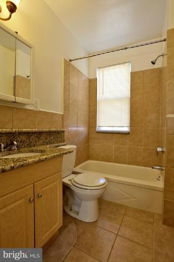 771 Harvard Street Northwest Washington, DC 20001 - Photo 20 of 24 Bath (Master)