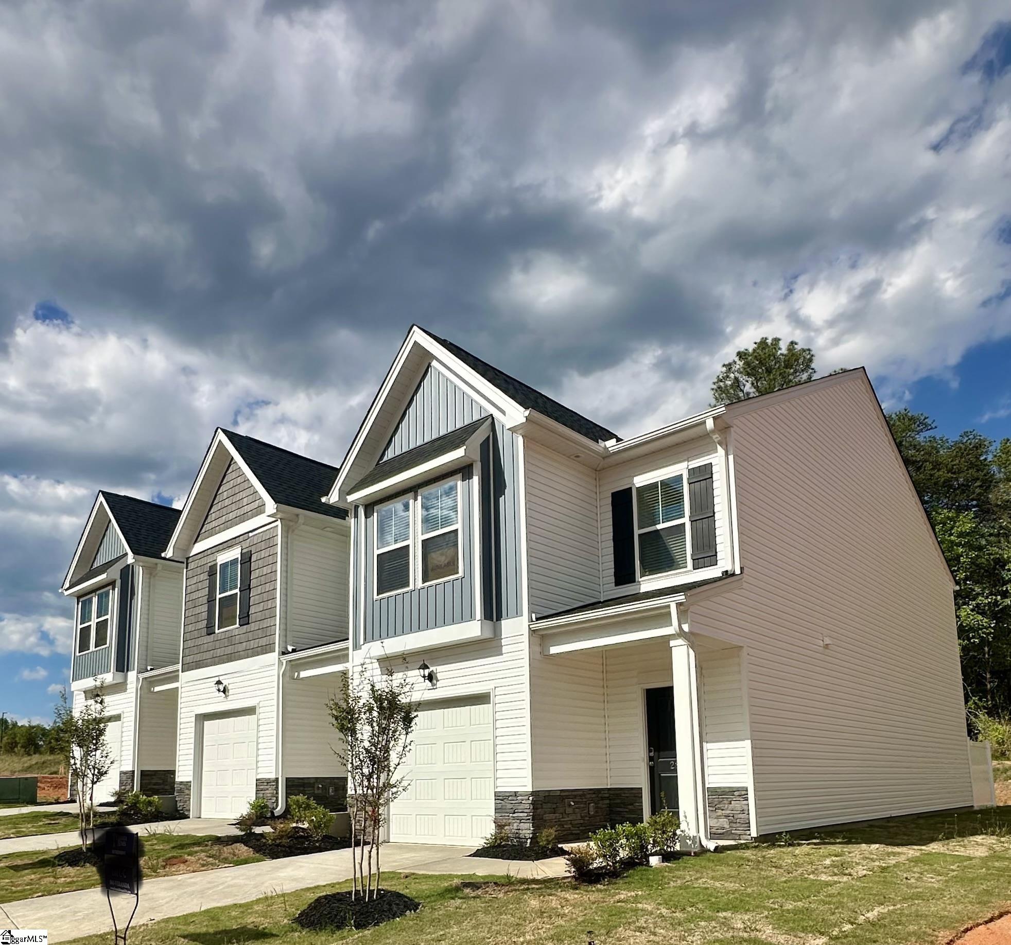 28 Stoneview Way Taylors, SC 29687 - Photo 2 of 50