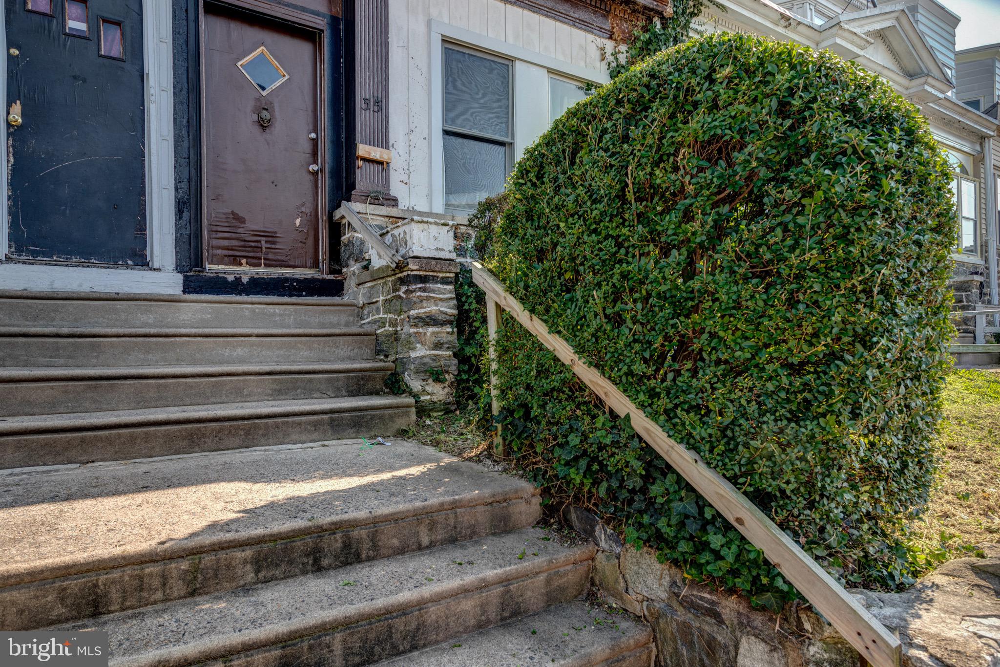 35 Golf Road Upper Darby, PA 19082 - Photo 3 of 4