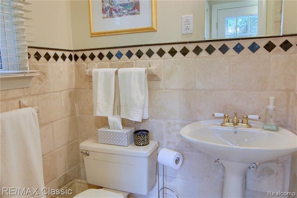 6044 Worlington Road Bloomfield Hills, MI 48301 - Photo 25 of 34