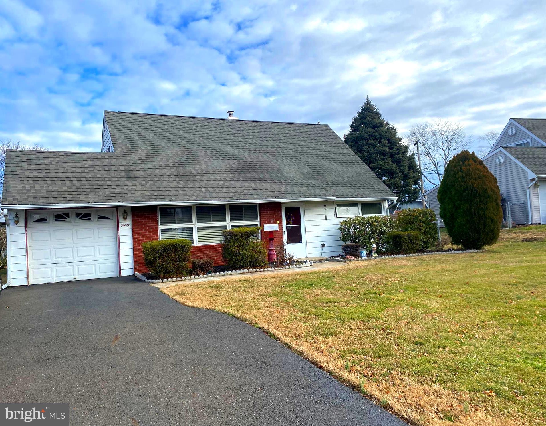 30 Quakeroak Road Levittown, PA 19057 - Photo 1 of 48 Rancher 4 beds 2 baths Quincy Hollow