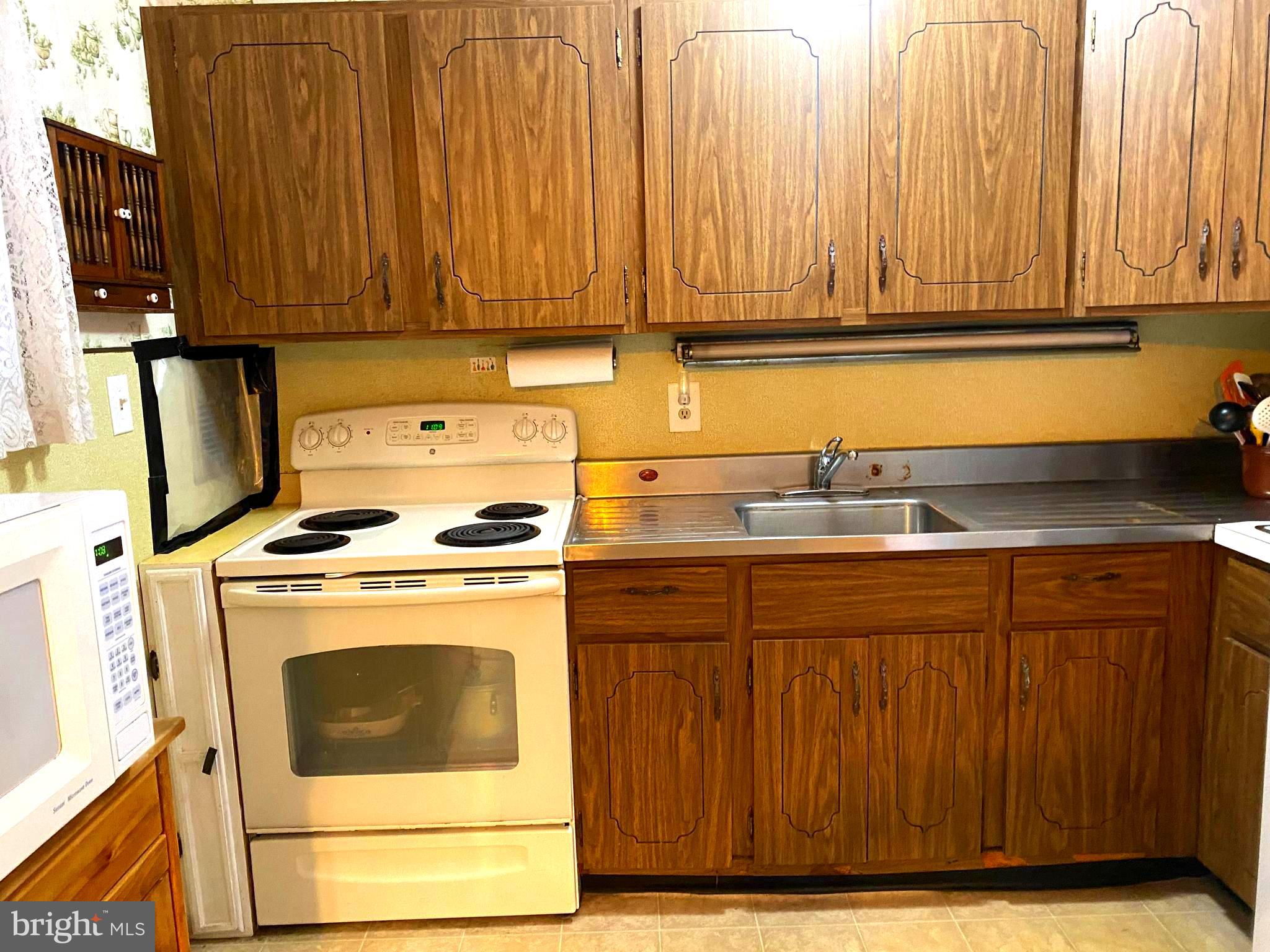 30 Quakeroak Road Levittown, PA 19057 - Photo 48 of 48 Gallery Image 48