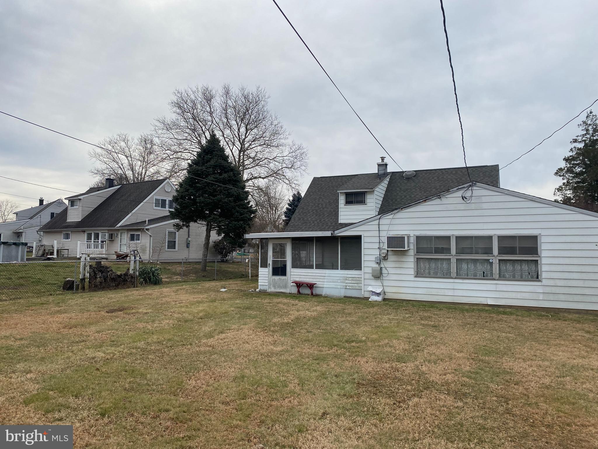 30 Quakeroak Road Levittown, PA 19057 - Photo 8 of 48 Gallery Image 8