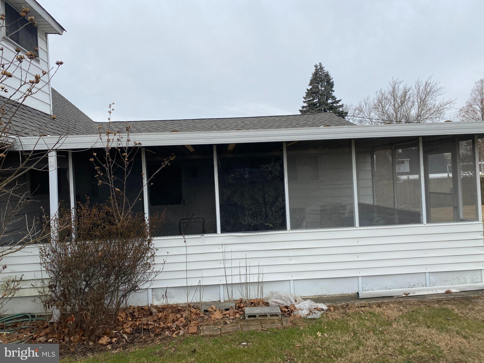 30 Quakeroak Road Levittown, PA 19057 - Photo 10 of 48 Gallery Image 10