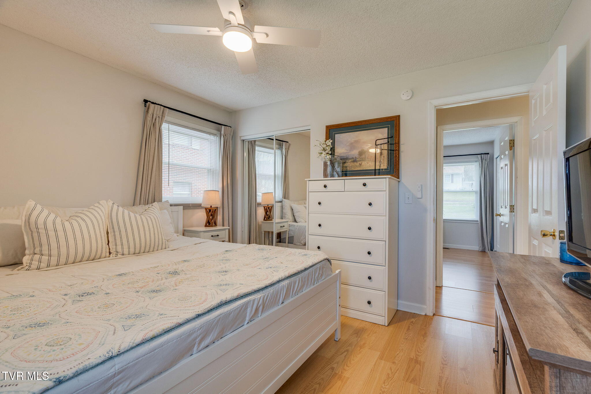 631 South Elm Avenue Erwin, TN 37650 - Photo 12 of 25 012