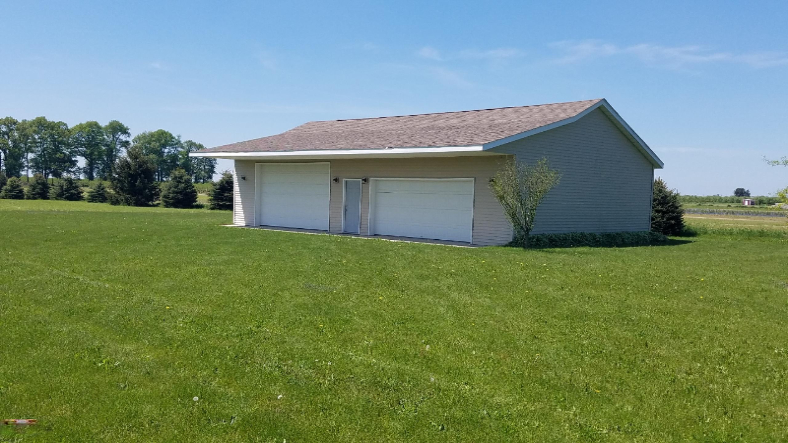 7860 North Branch Road Watervliet, MI 49098 - Photo 4 of 36 20180524_121105