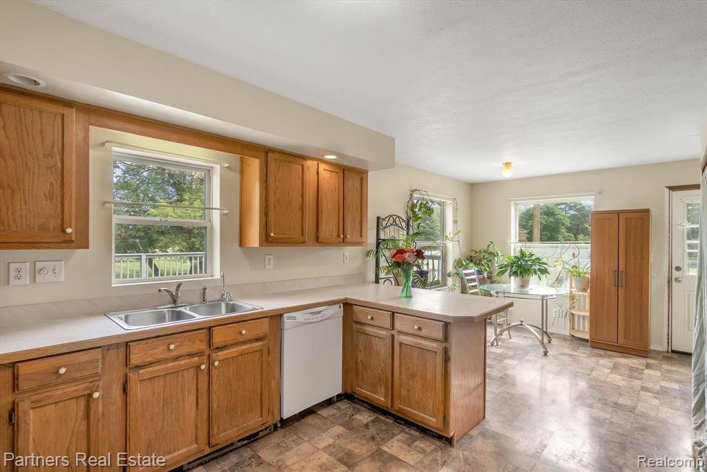 15477 South Duffield Road Byron, MI 48418 - Photo 7 of 36 Gallery Image 7