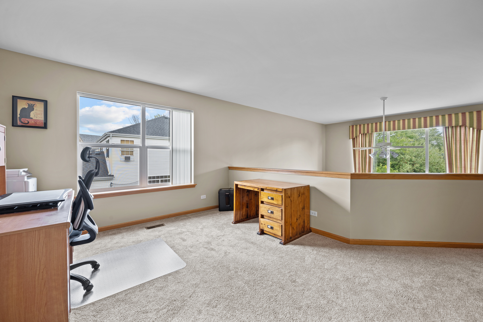 614 Wingpointe Drive Aurora, IL 60506 - Photo 17 of 31 a living room with a window