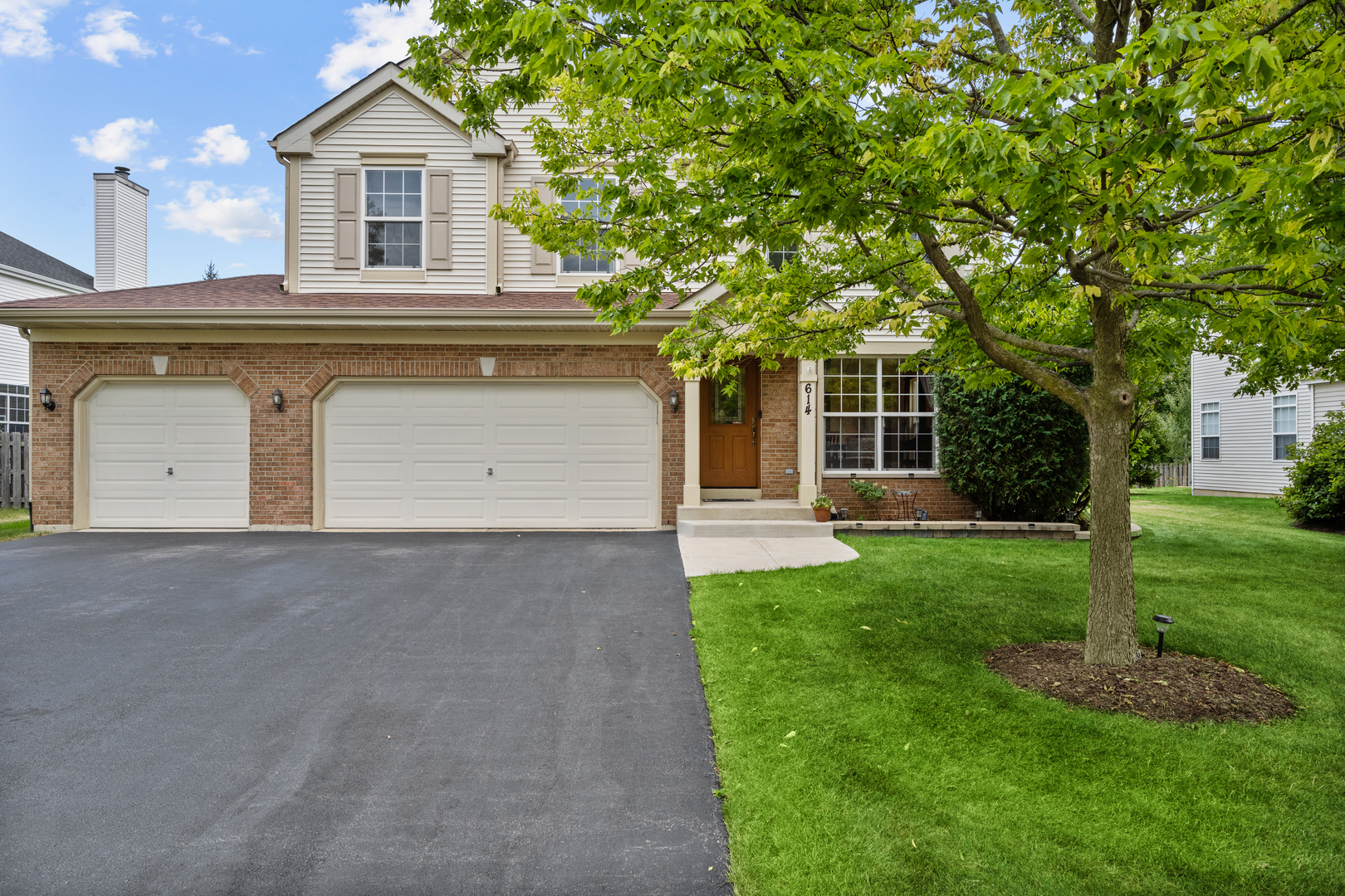 614 Wingpointe Drive Aurora, IL 60506 - Photo 2 of 31 a view of house with yard