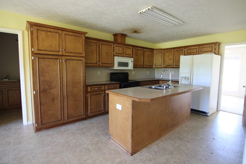 114 McLendon Road Fort Mitchell, AL 36856 - Photo 11 of 37 Kitchen