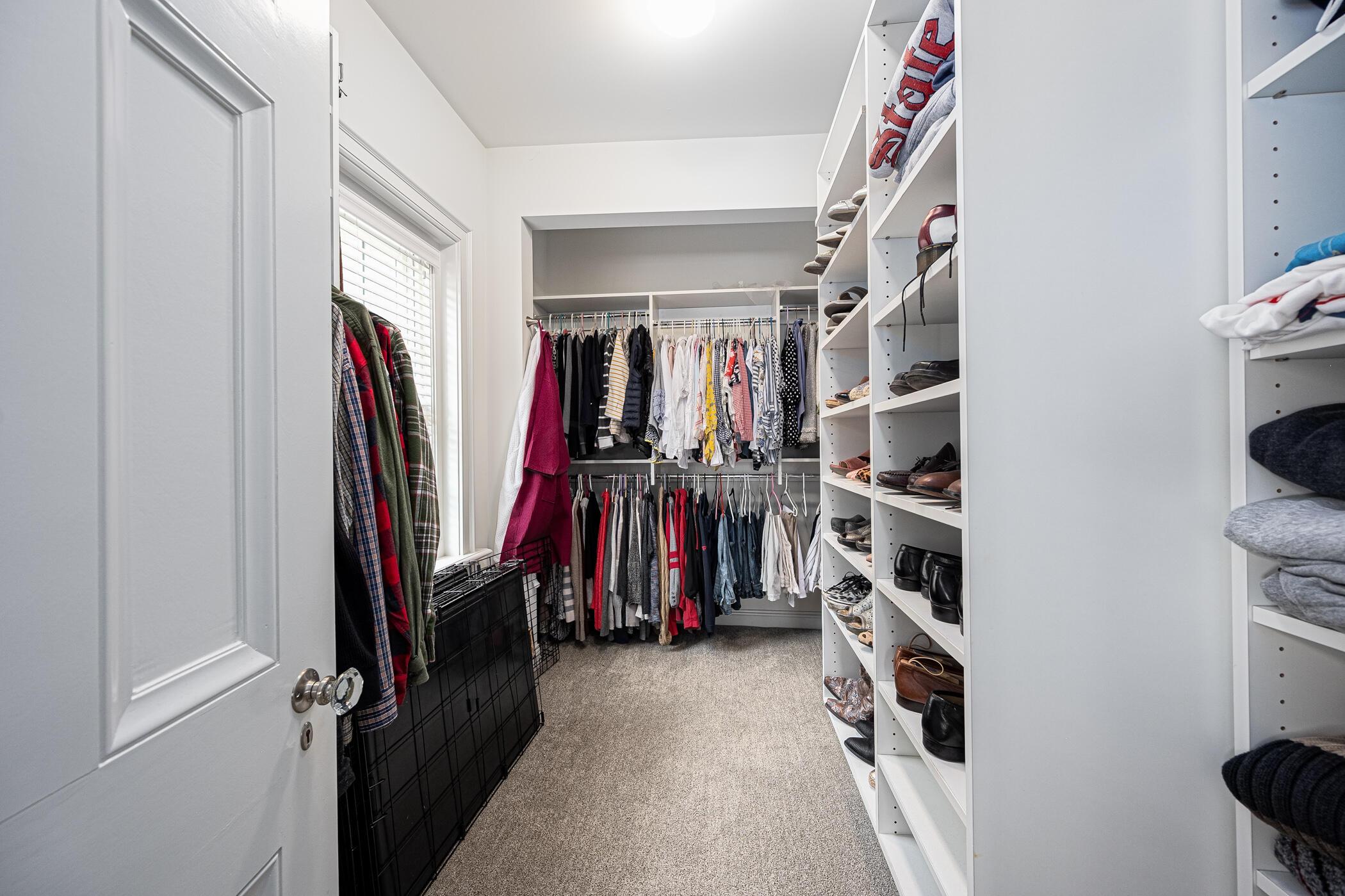 1558 Roxbury Road Columbus, OH 43212 - Photo 25 of 66 Owners Closet
