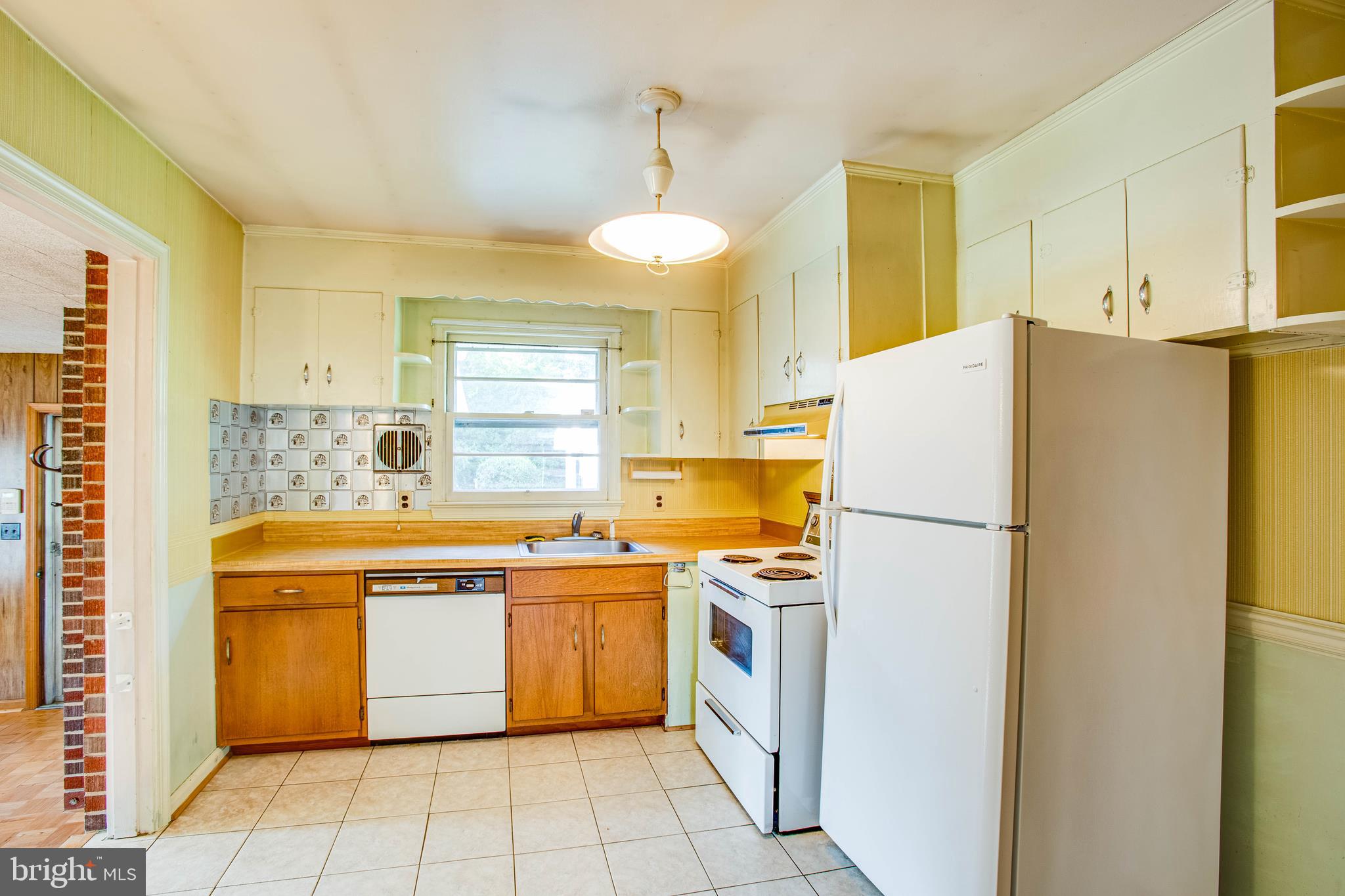 11358 Ridge Road King George, VA 22485 - Photo 11 of 31 Kitchen with family room to left