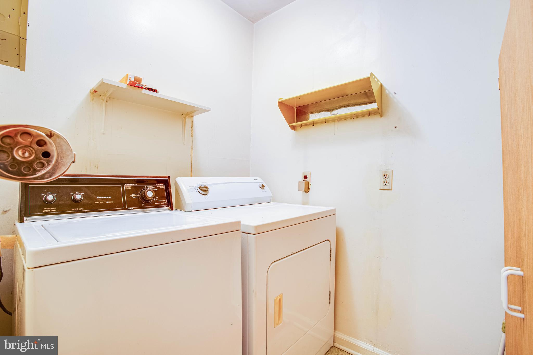 11358 Ridge Road King George, VA 22485 - Photo 27 of 31 Laundry room; washer and dryer convey