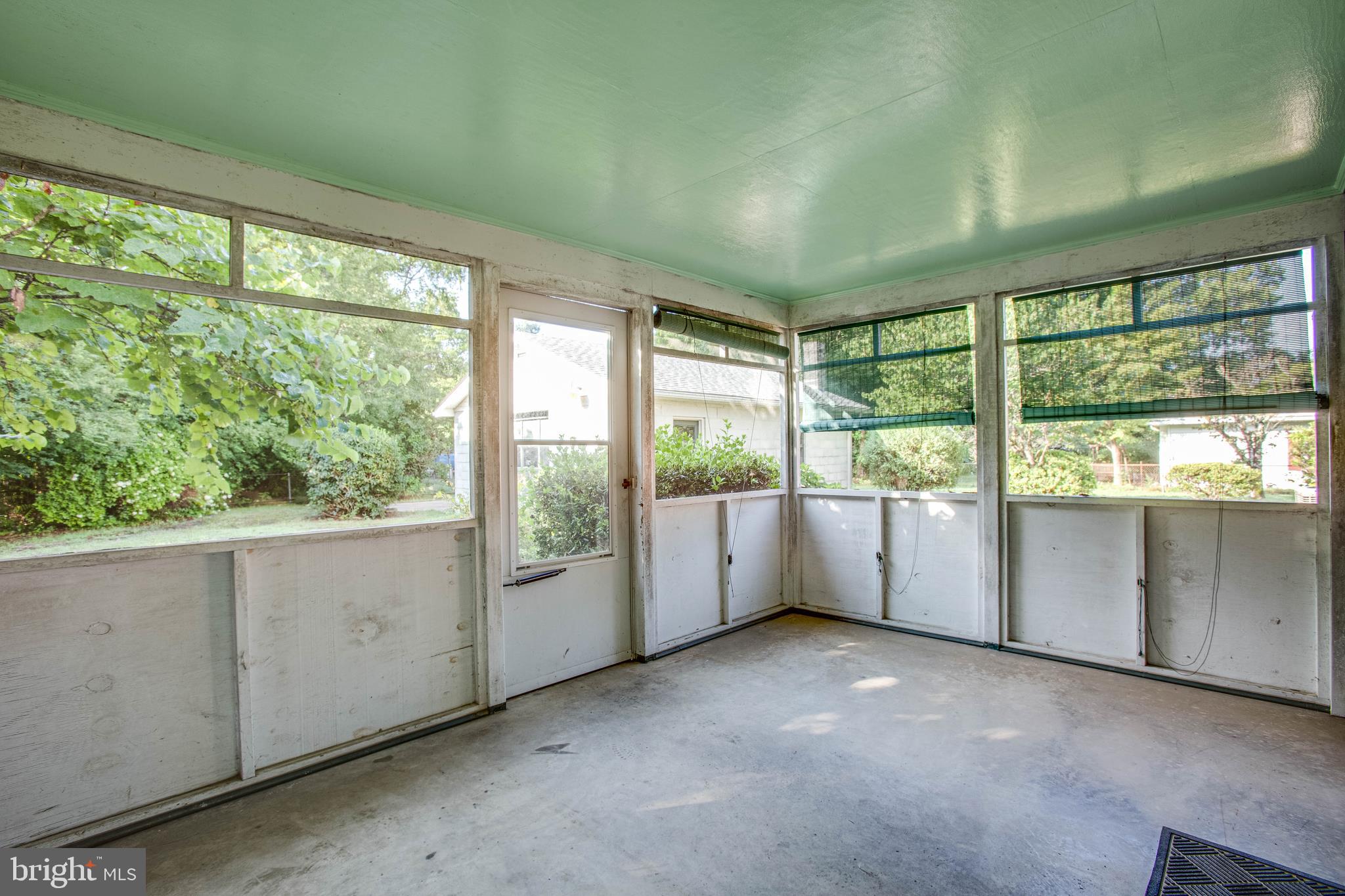 11358 Ridge Road King George, VA 22485 - Photo 28 of 31 Screened rear patio