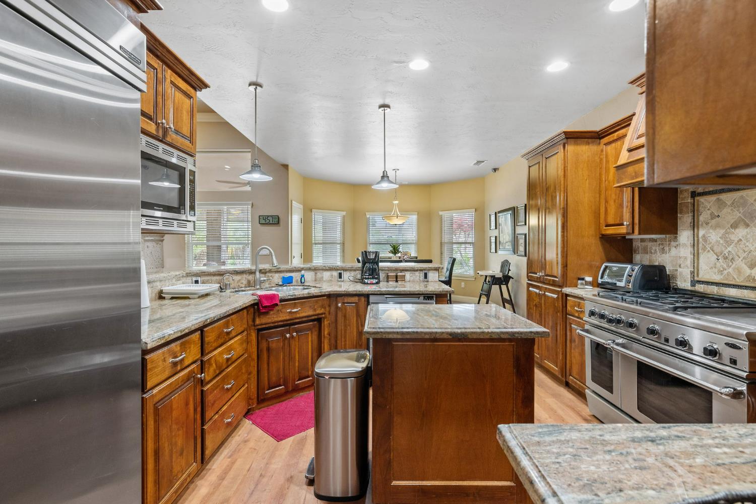 1928 South Shirk Road Visalia, CA 93277 - Photo 20 of 98 Gallery Image 20