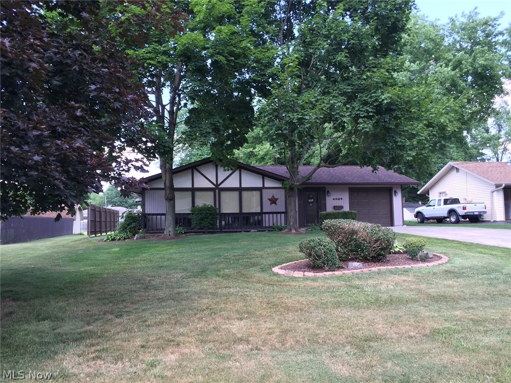 4209 Mill Trace Road Youngstown, OH 44511 - Photo 1 of 6 Beautiful landscaping