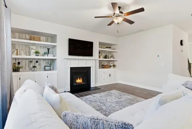 $425,000 | 319 Hayden Circle, Woodstock, GA 30189