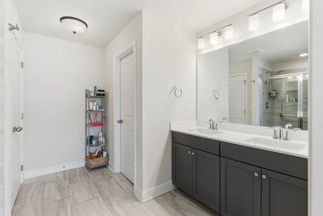 $425,000 | 319 Hayden Circle, Woodstock, GA 30189