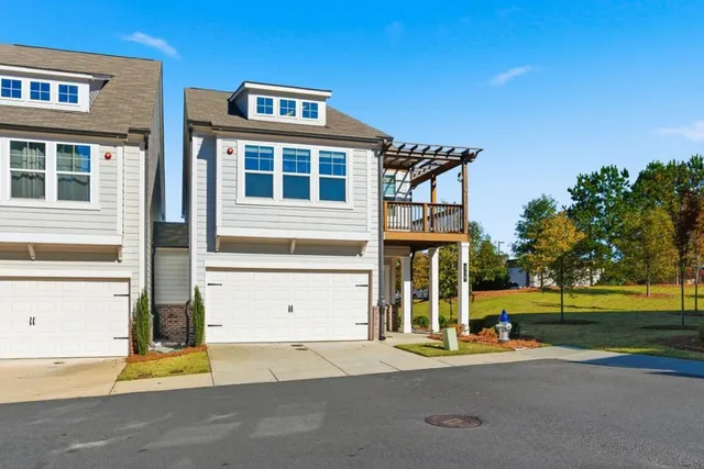 $425,000 | 319 Hayden Circle, Woodstock, GA 30189