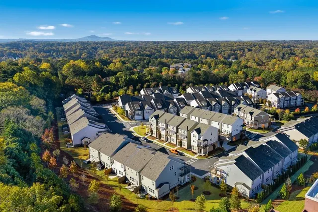 $425,000 | 319 Hayden Circle, Woodstock, GA 30189