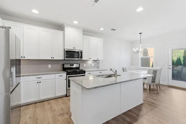 $425,000 | 319 Hayden Circle, Woodstock, GA 30189