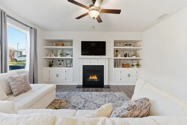 $425,000 | 319 Hayden Circle, Woodstock, GA 30189