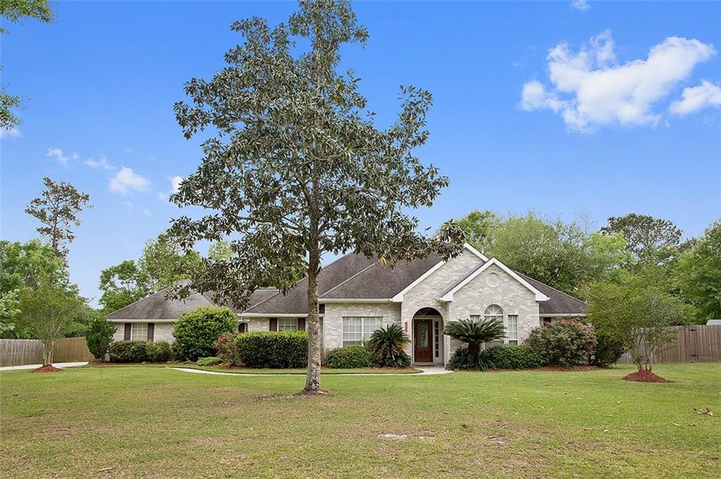 1305 Spring Ridge Circle Slidell, LA 70461 - Photo 1 of 15