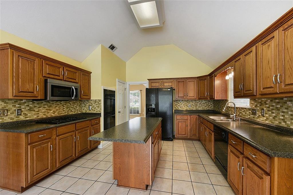 1305 Spring Ridge Circle Slidell, LA 70461 - Photo 4 of 15