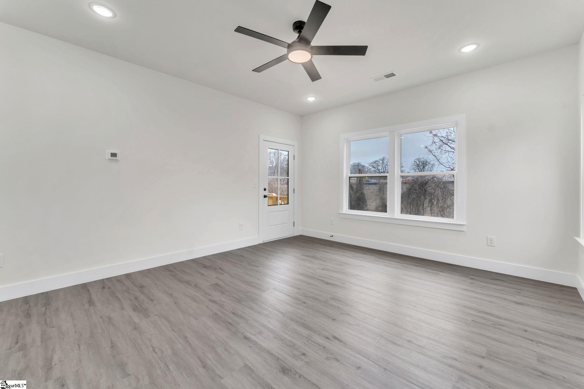 193 Dodd Street Wellford, SC 29385 - Photo 14 of 33