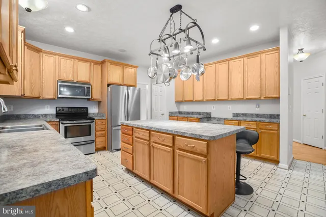 $915,000 | 10504 Big Horn Drive, Spotsylvania, VA 22553