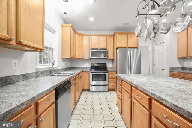 $915,000 | 10504 Big Horn Drive, Spotsylvania, VA 22553