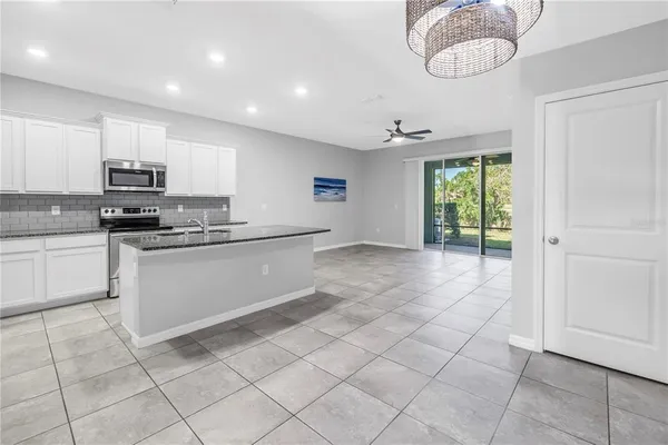 $2,650 | 8685 Daydream Street, Sarasota, FL 34238