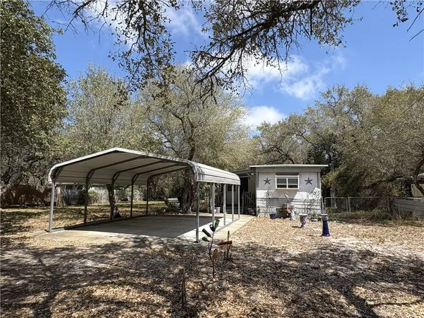 $75,000 | 1608 Sammy Henderson Street, Rockport, TX 78382