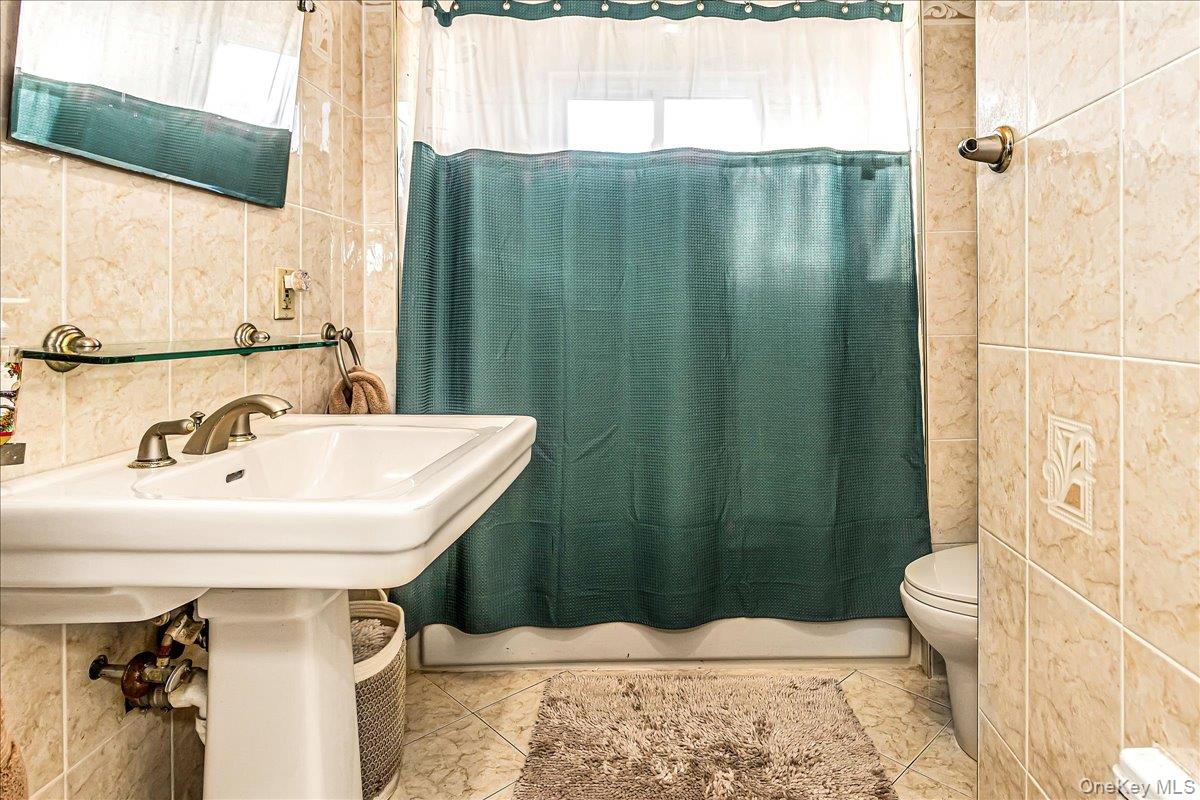 85 Unqua Road Massapequa, NY 11758 - Photo 10 of 14