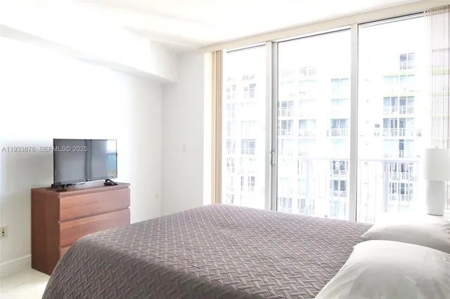 $2,650 | 1750 North Bayshore Drive, Unit 3305, Miami, FL 33132