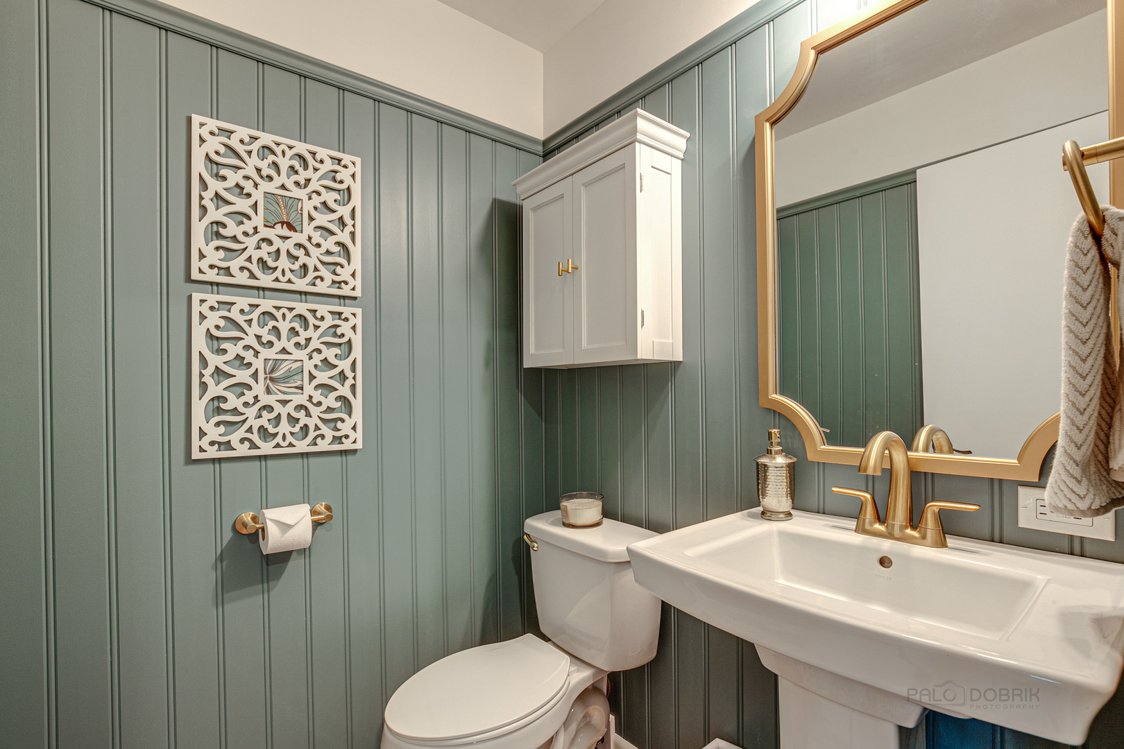 235 Waverly Road Barrington, IL 60010 - Photo 11 of 26 a bathroom with a sink a toilet and mirror