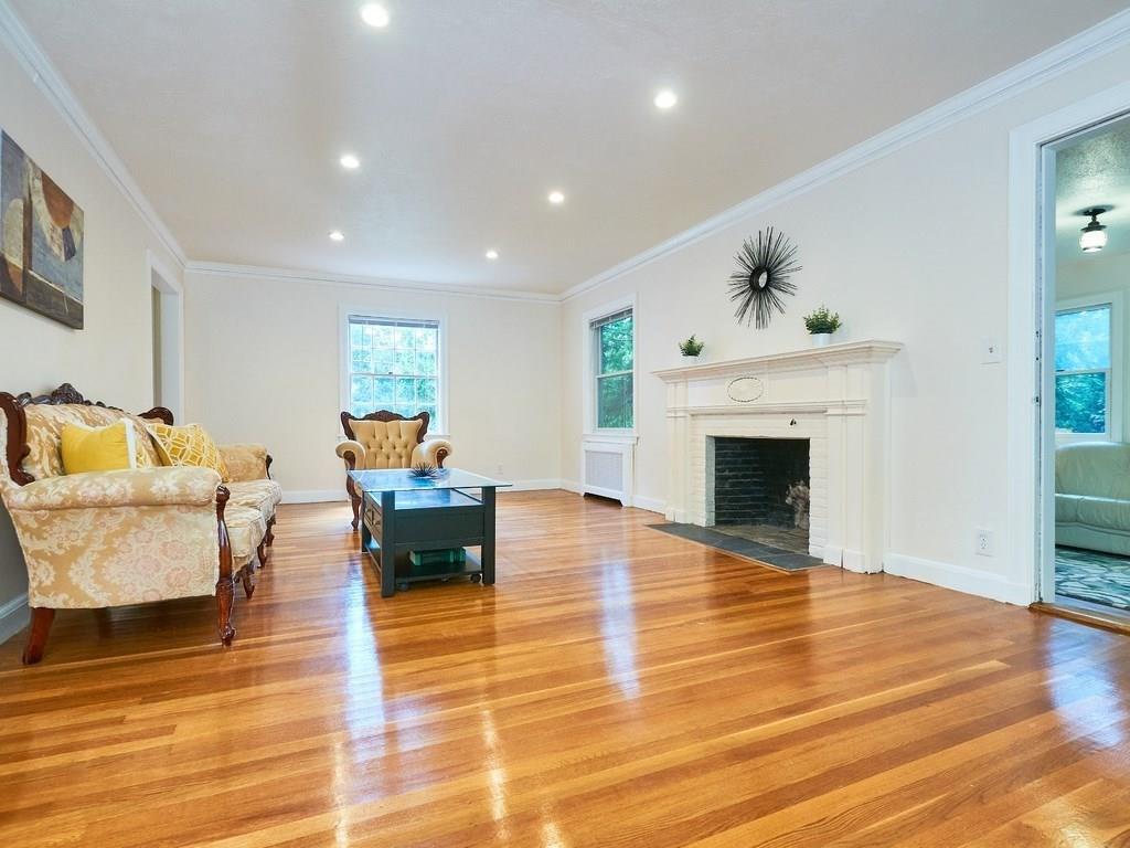 105 Annawan Road Newton, MA 02468 - Photo 9 of 33 Gallery Image 9