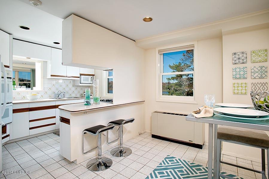 630 Steamboat Road, Unit 2CN Greenwich, CT 06830 - Photo 6 of 9 Eat in Kitchen