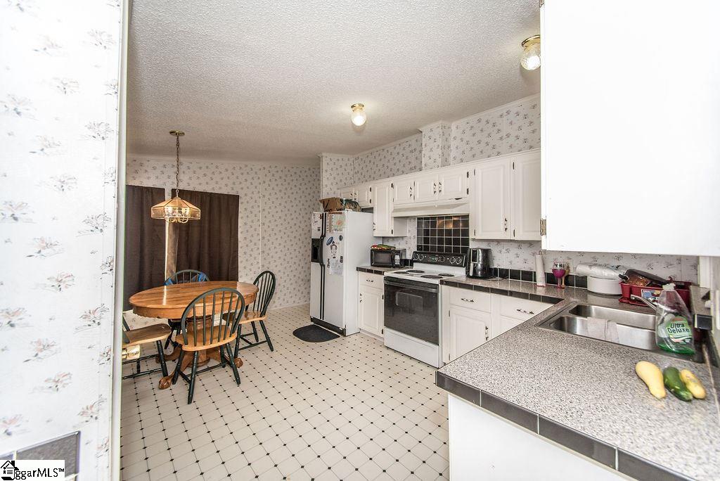 357 Belcher Road Boiling Springs, SC 29316 - Photo 8 of 16 Gallery Image 8