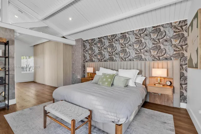 $14,000 | 901 Northwest 7th Street, Miami, FL 33136