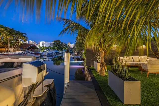 $14,000 | 901 Northwest 7th Street, Miami, FL 33136