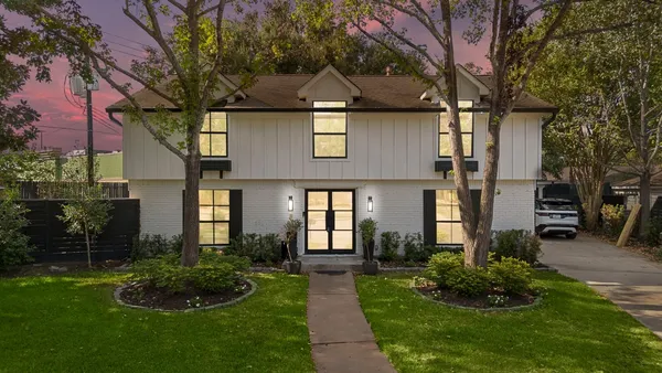 $850,000 | 12526 Stafford Springs Drive, Houston, TX 77077