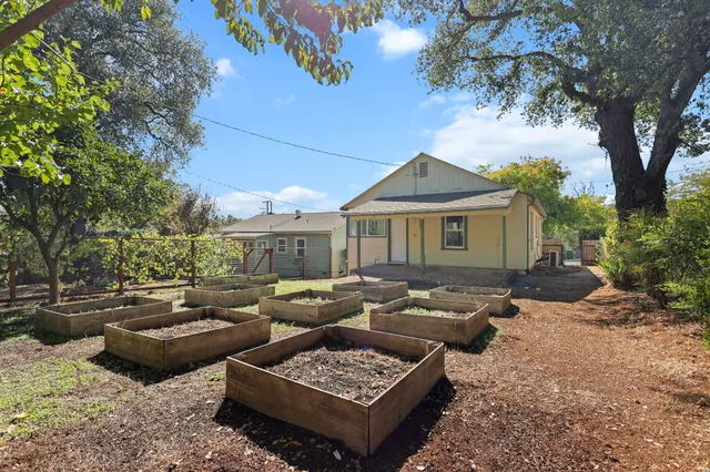 $415,000 | 1259-1261 Magnolia Avenue, Redding, CA 96001