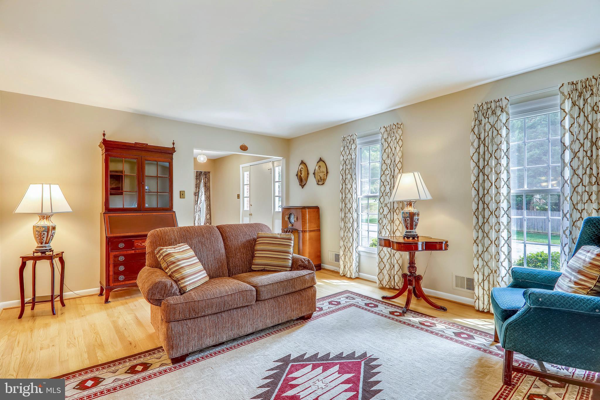 1804 Hopefield Road Silver Spring, MD 20905 - Photo 5 of 39 Beautiful hardwoods