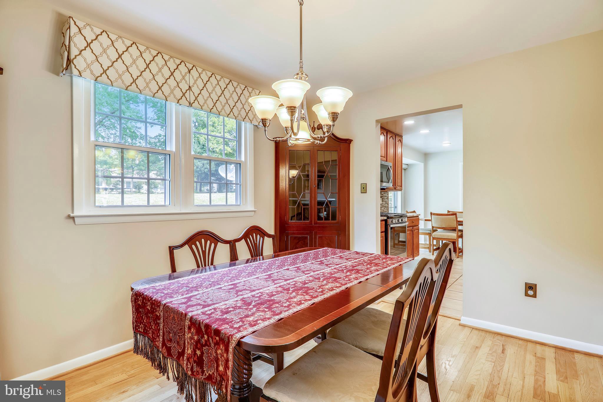 1804 Hopefield Road Silver Spring, MD 20905 - Photo 6 of 39 Beautiful hardwoods