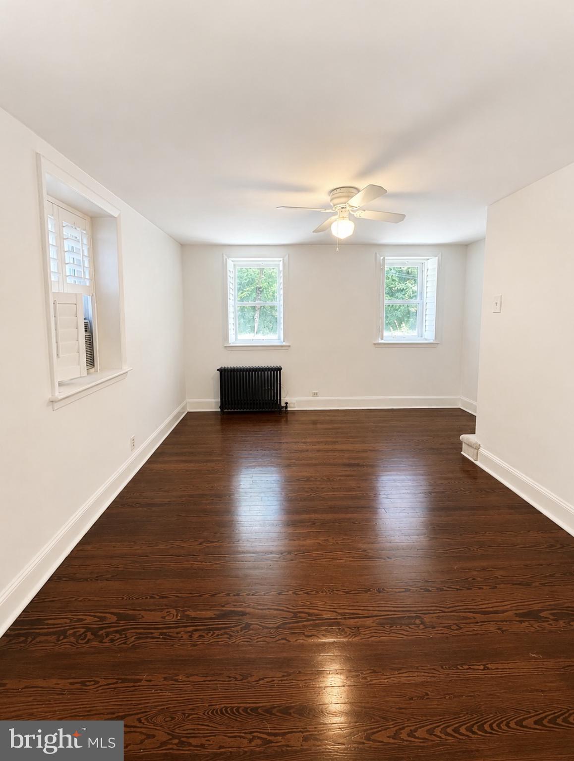 22 Balligomingo Road Conshohocken, PA 19428 - Photo 14 of 27 2nd Floor Living Room