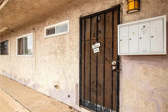 $950,000 | 333 West D Street, Wilmington, CA 90744