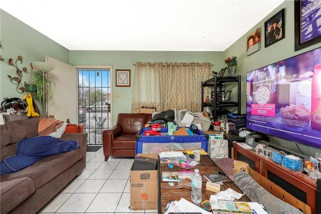 $950,000 | 333 West D Street, Wilmington, CA 90744