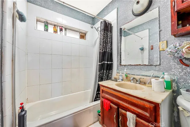 $950,000 | 333 West D Street, Wilmington, CA 90744